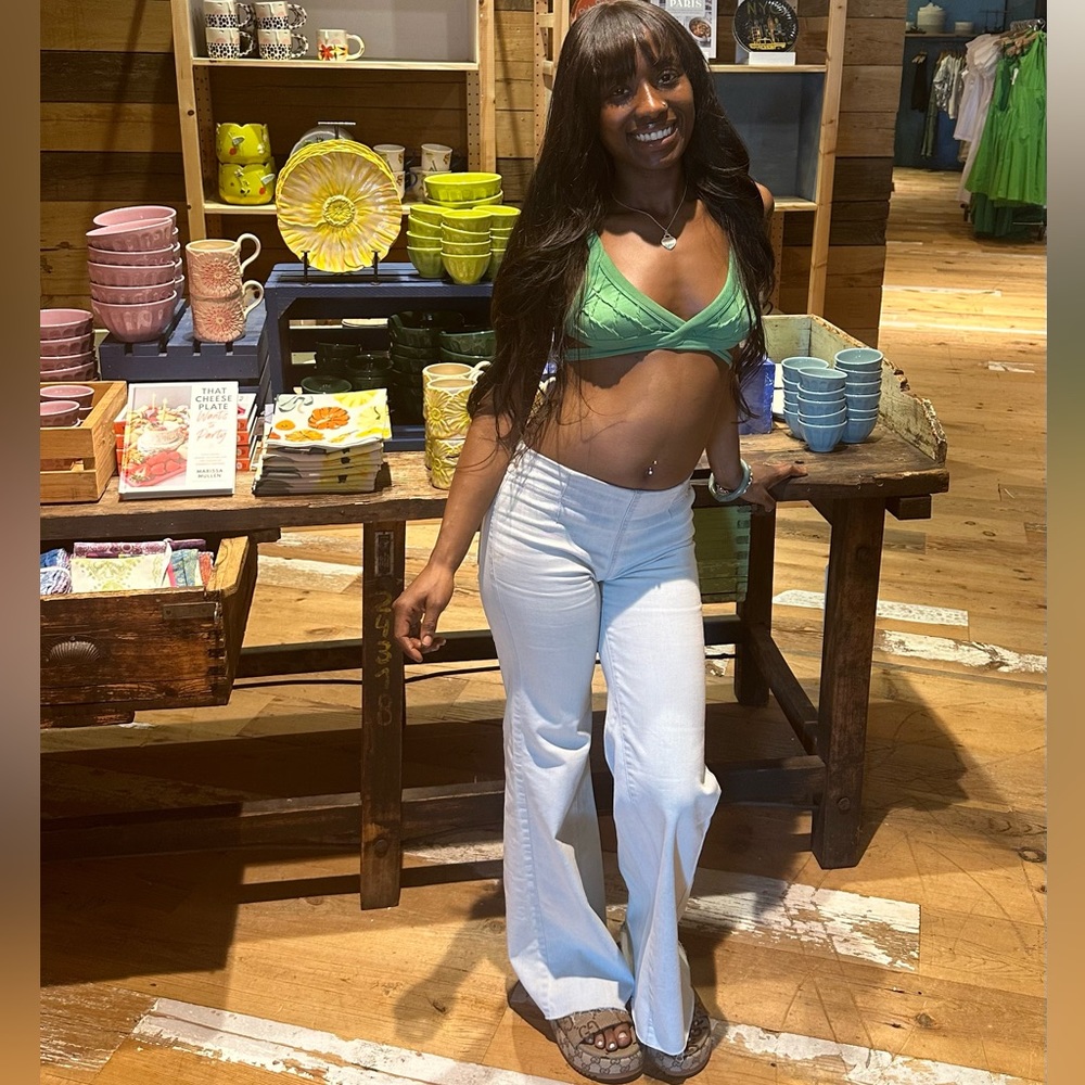 Meet your Posher, Amya